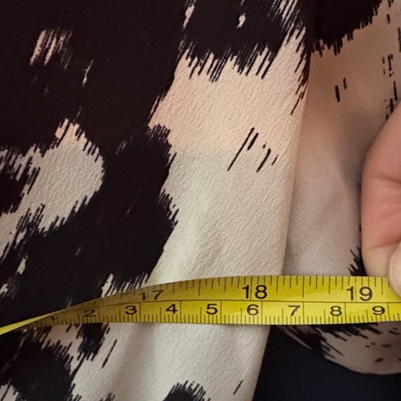 Stylish Black and White Peplum Women's Top Saks Fifth Avenue - Picture 7 of 7